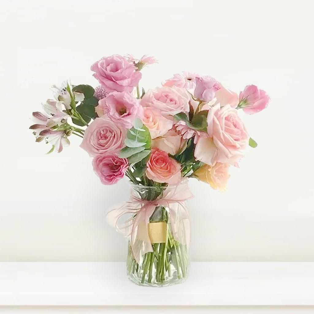 Subscription plan for petite-sized seasonal flowers.